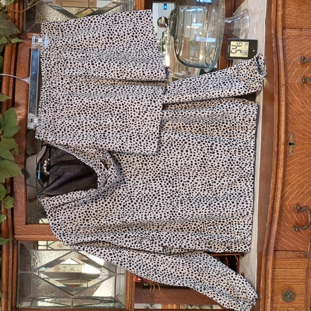 NWT Lou & Grey Hooded Windbreaker Jacket And Short Set Size XS/S - Picture 2 of 16